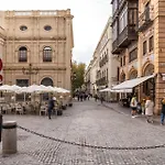 Limehome Sevilla Calle Granada